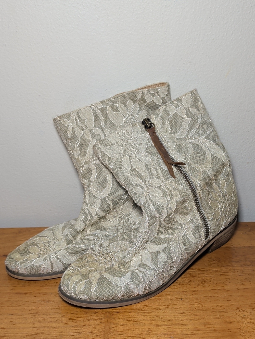 Joyfolie Winona Ankle Boots Cream Lace Brown Leather Pull Block Heel Girl Size 6